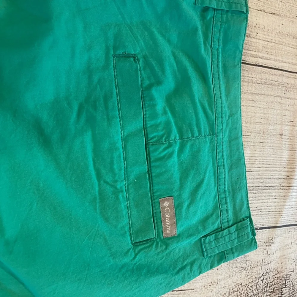 Men's Green Shorts Columbia inseam 7.5 - Picture 5 of 5